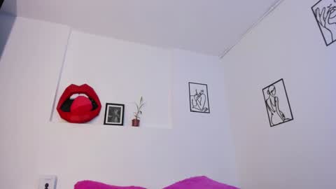 hi guys im ariani ill be off till december 1st for vacation if u want u can add me on snapchat by bio and talk or play there online show from January 2025 06:04:02 PM