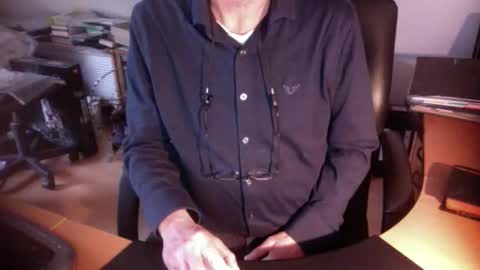 Snapshot of amor2200 chatting on January 2025 12:39:01 PM Amor2200 online show from January 2025 12:39:01 PM