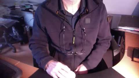 Snapshot of amor2200 chatting on January 2025 08:19:01 AM Amor2200 online show from January 2025 08:19:01 AM