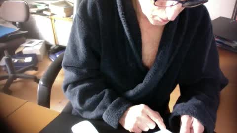 Snapshot of amor2200 chatting on January 2025 08:54:02 AM Amor2200 online show from January 2025 08:54:02 AM