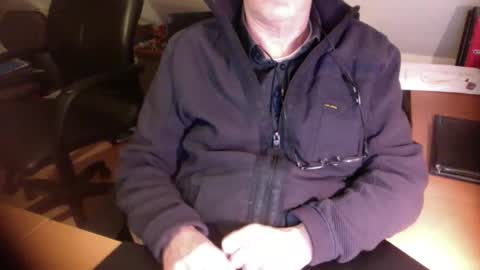 Snapshot of amor2200 chatting on February 2025 06:37:02 PM Amor2200 online show from February 2025 06:37:02 PM