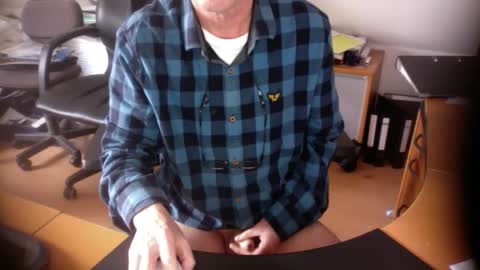 Snapshot of amor2200 chatting on March 2025 02:29:01 PM Amor2200 online show from March 2025 02:29:01 PM