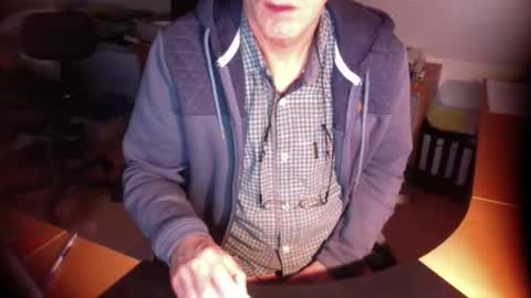 Snapshot of amor2200 chatting on October 2025 07:06:02 AM Amor2200 online show from October 2025 07:06:02 AM