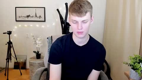 Snapshot of amor__boy chatting on November 2025 05:04:02 PM Andrew Amor online show from November 2025 05:04:02 PM