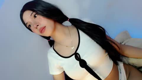 Belle Tylor online show from December 2024 05:04:01 AM