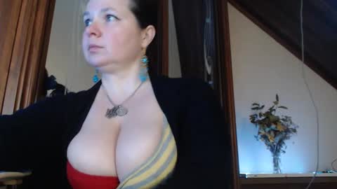 amorelara online show from February 2025 02:41:01 PM