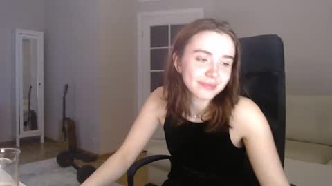 Snapshot of amoremeoww chatting on March 2025 06:55:01 PM miss unforgettable online show from March 2025 06:55:01 PM