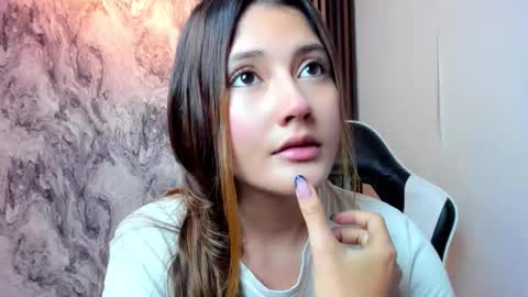 Amy online show from November 2025 08:20:01 PM