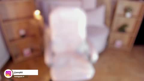 Snapshot of amy_kiitty chatting on December 2024 11:27:02 PM online show from December 2024 11:27:02 PM