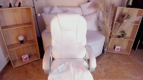 Snapshot of amy_kiitty chatting on December 2024 01:22:01 AM online show from December 2024 01:22:01 AM