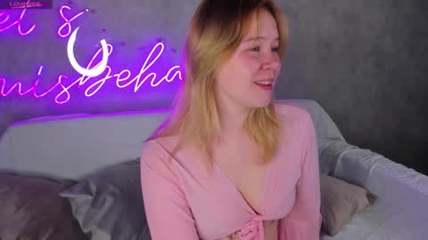 Amy online show from September 2025 12:01:02 AM