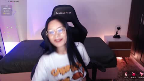 Mia Cristancho online show from December 2025 07:34:02 PM