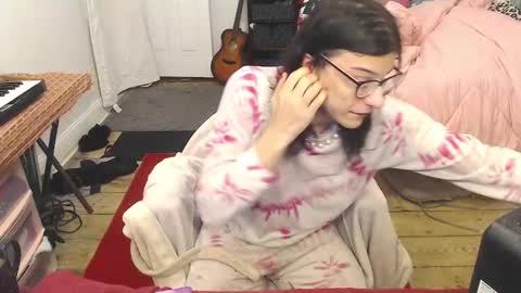 Trashely Gimpson online show from January 2025 10:40:01 AM