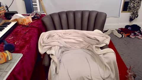 Trashely Gimpson online show from November 2025 09:00:02 AM