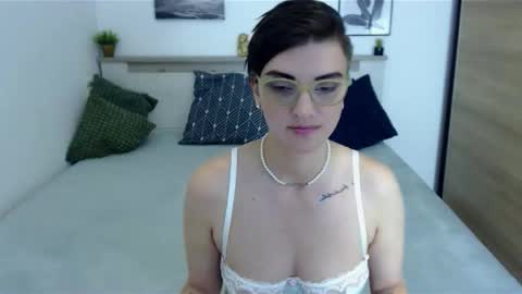 Snapshot of amylexy chatting on September 2025 04:01:01 PM Hi there guys My pleasure in your hands pvt is open online show from September 2025 04:01:01 PM