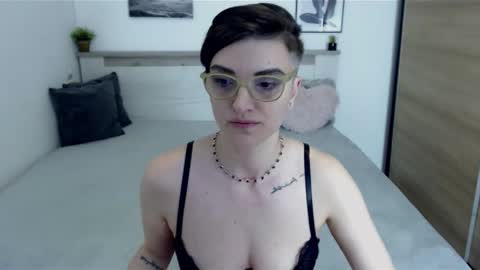 Hi there guys  My pleasure in your hands  pvt is open online show from April 2026 11:43:01 AM