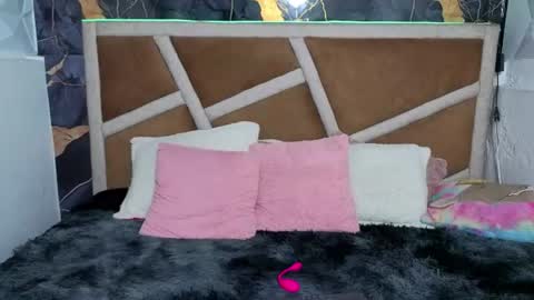 Amymersh online show from June 2026 12:04:01 AM