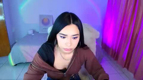 Amy ... Nice to meet u   thumb up me please its important online show from February 2026 11:36:01 PM