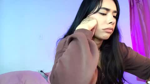 Amy ... Nice to meet u   thumb up me please its important online show from April 2026 11:17:01 PM