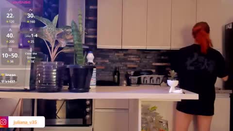 Amy online show from December 2024 09:24:01 PM