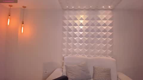 Snapshot of amyrosse_x chatting on February 2026 11:43:02 AM AMY R online show from February 2026 11:43:02 AM