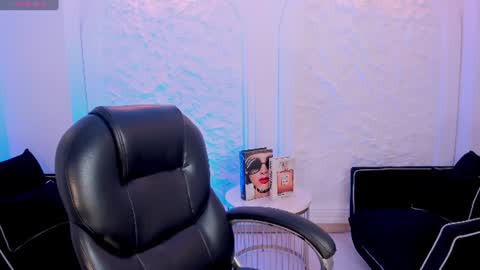 Snapshot of amyrosse_x chatting on June 2026 04:15:02 AM AMY R online show from June 2026 04:15:02 AM