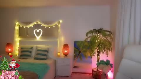 Snapshot of amyvalentine chatting on December 2024 06:20:02 AM  AmyValentine  online show from December 2024 06:20:02 AM