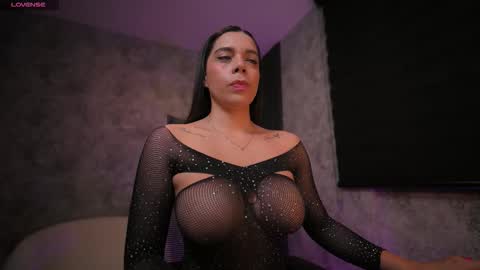 AMY WALKER online show from November 2025 09:42:01 AM