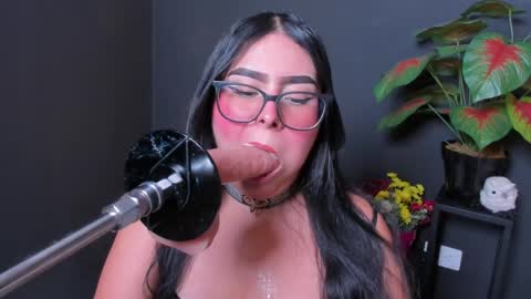 amywhitte_ online show from April 2026 06:19:01 AM