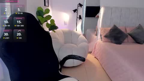 Snapshot of amywoods chatting on June 2026 09:46:01 PM online show from June 2026 09:46:01 PM