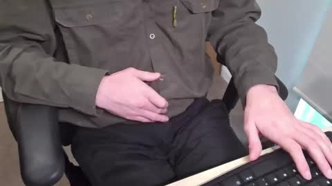 A online show from November 2025 08:47:02 AM