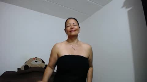 Ana online show from October 2025 09:36:01 PM