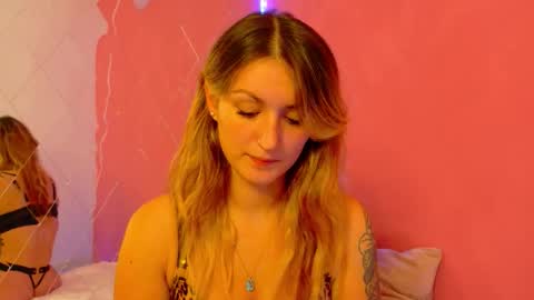 anaayss online show from October 2025 04:35:02 AM