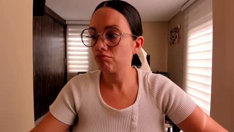 Anabel online show from February 2026 03:37:02 PM