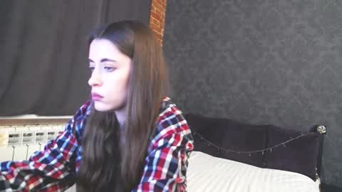 Anna online show from December 2025 01:05:01 PM