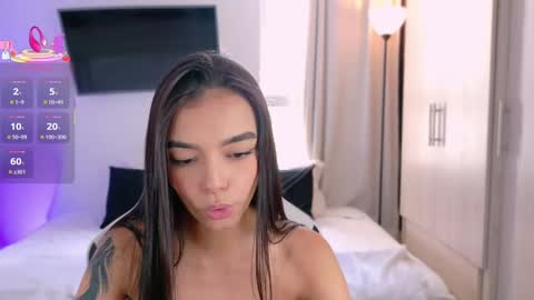 ANABEL WOLF  online show from October 2025 03:30:01 PM