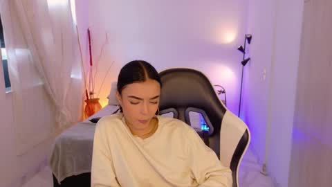 ANABEL WOLF  online show from November 2025 03:37:02 PM