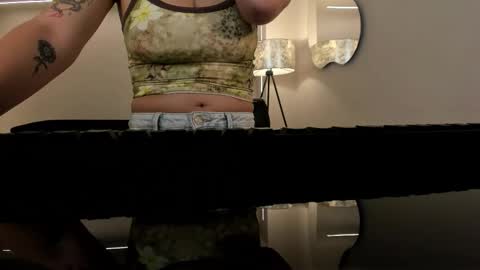 Ana  online show from December 2025 12:14:01 PM