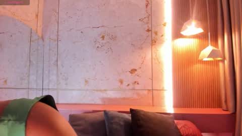 Anna online show from September 2025 08:53:01 PM