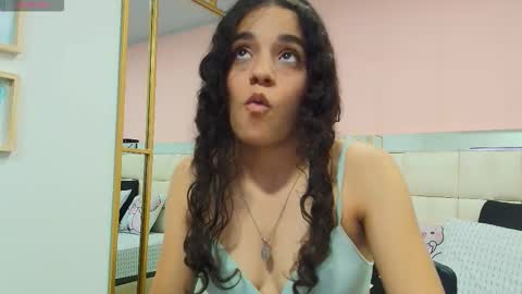 Anahi  online show from February 2026 07:03:02 PM