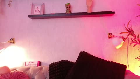 Anaise  online show from October 2025 11:43:02 AM