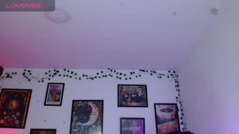      help me to get 100 thumps up  online show from February 2026 11:38:01 PM