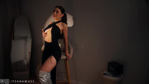 Ana online show from October 2025 09:38:01 PM