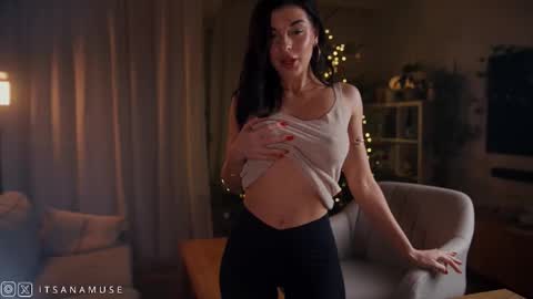 Ana online show from December 2025 09:33:01 PM