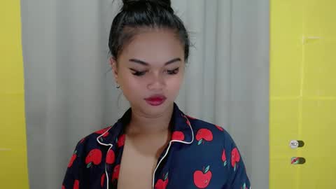 Snapshot of anaruru_ chatting on January 2025 12:23:01 PM ANA online show from January 2025 12:23:01 PM