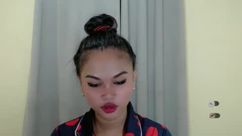 Snapshot of anaruru_ chatting on February 2025 08:10:01 PM ANA online show from February 2025 08:10:01 PM