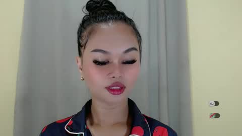 Snapshot of anaruru_ chatting on February 2025 06:26:02 PM ANA online show from February 2025 06:26:02 PM