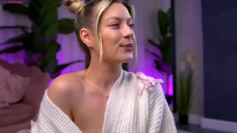 AnastasiaMills online show from November 2025 08:49:01 PM