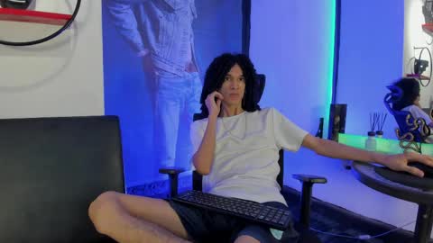 anddy_hugecock online show from May 2026 01:29:02 PM