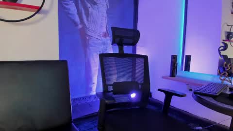 anddy_hugecock online show from May 2026 01:28:01 PM